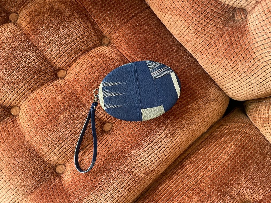 OVAL bag mini    vintage kimono fabric B - 化妆包/杂物包 - 其他材质 蓝色