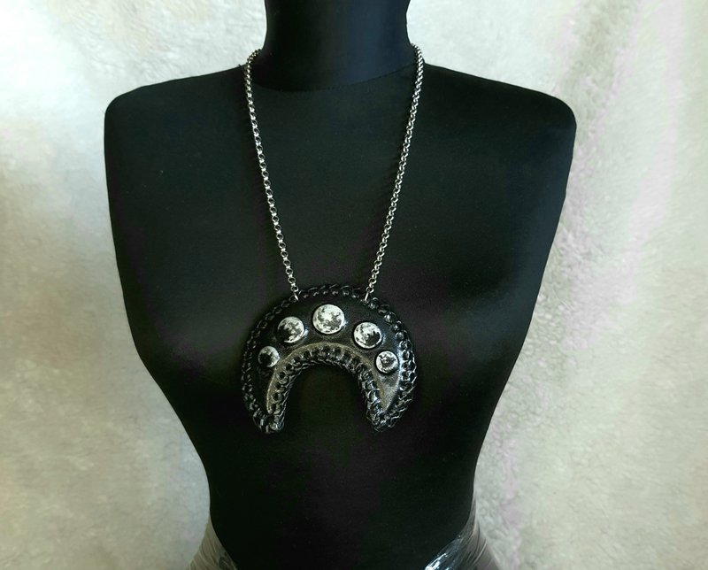 皮革项链,月亮,神秘学,巫术风格,异教,Cosplay,月光,威卡教,歌德式颈链 - 项链 - 真皮 黑色