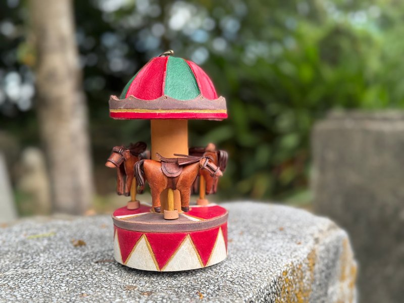 可爱的迷你旋转木马   纯牛皮音乐摆饰 - 摆饰 - 真皮 红色