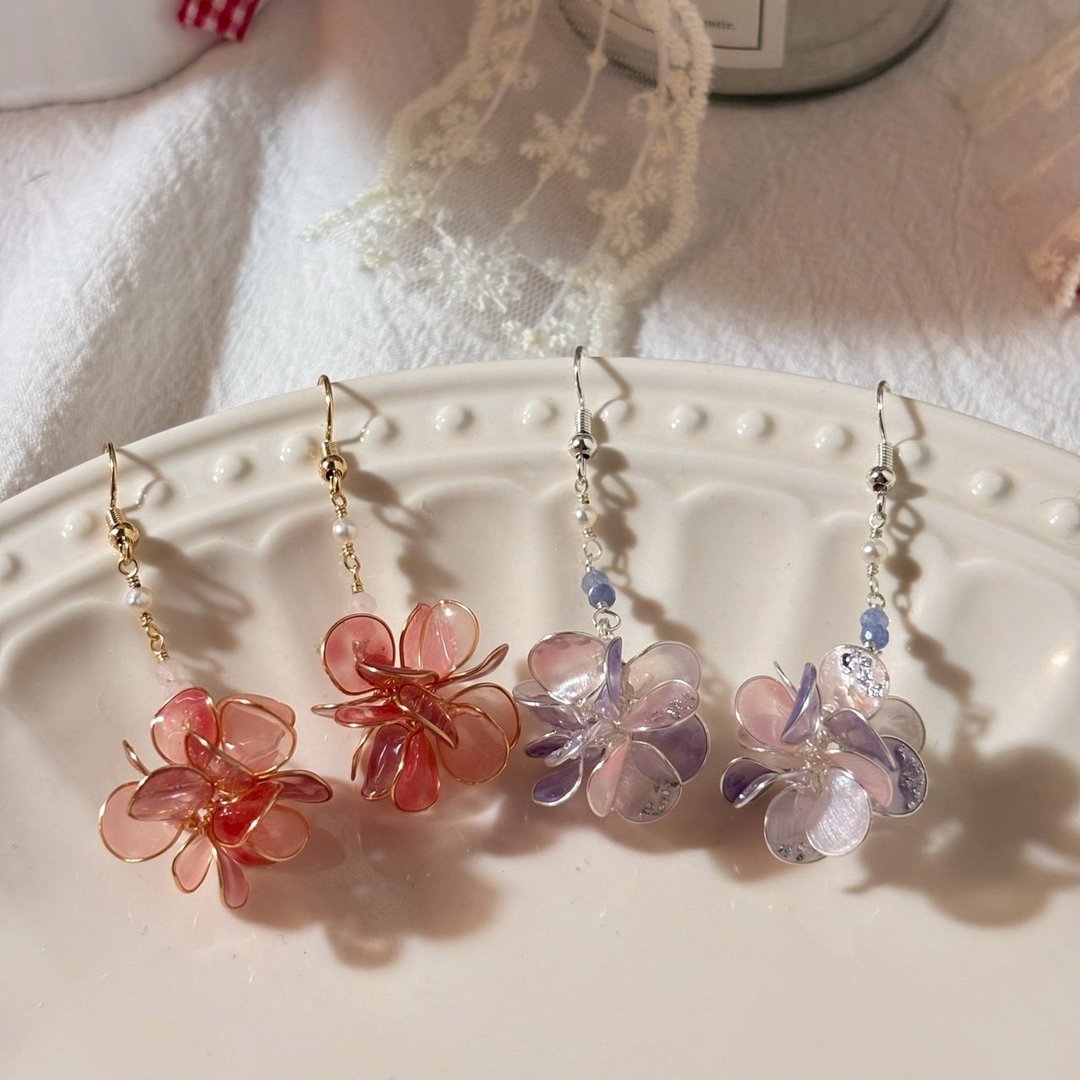 飘飘花球 - 耳环 / 水晶花饰品 / 手作饰品 |【送礼 - 礼盒】 - 耳环/耳夹 - 树脂 紫色