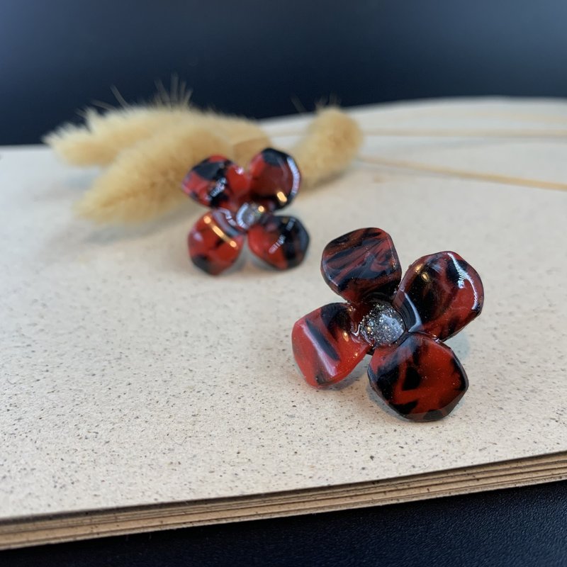 大理四瓣花 软陶耳环/耳针/耳夹 - 耳环/耳夹 - 粘土 