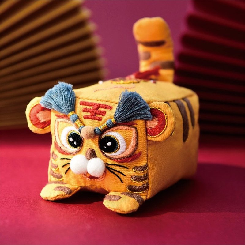 傳統民間布老虎 手工刺繡玩偶 車掛飾 護身符 平安香囊 吊飾 公仔 - 玩偶/公仔 - 棉．麻 