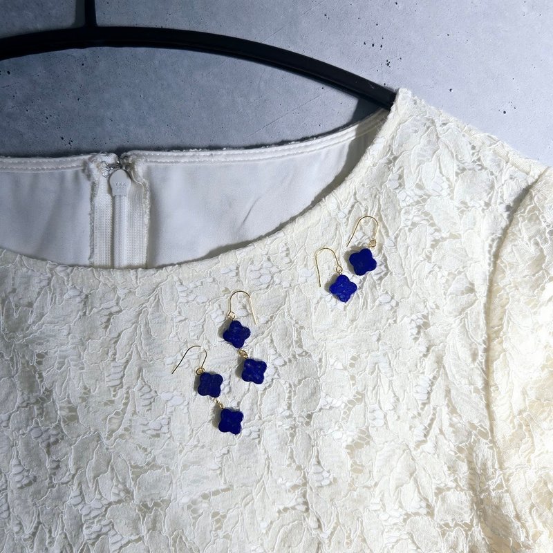 【日本手作】医疗级不锈钢 幸运草双链坠饰耳环 - 耳环/耳夹 - 宝石 蓝色