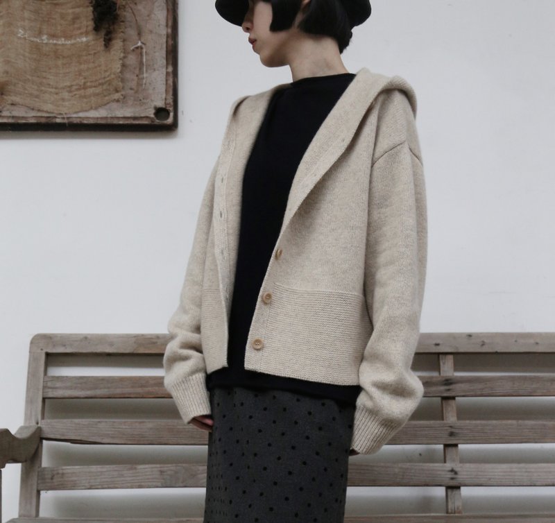 散发复古氛围的连帽短版针织外套 100%羊毛针织外套 米色251206-2 - 女装针织衫/毛衣 - 羊毛 卡其色