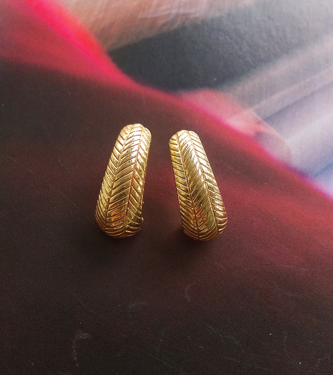 Vintage Jewelry 西洋古董饰品 金色调 小巧 秀气摩登 针式耳环 - 耳环/耳夹 - 其他金属 金色