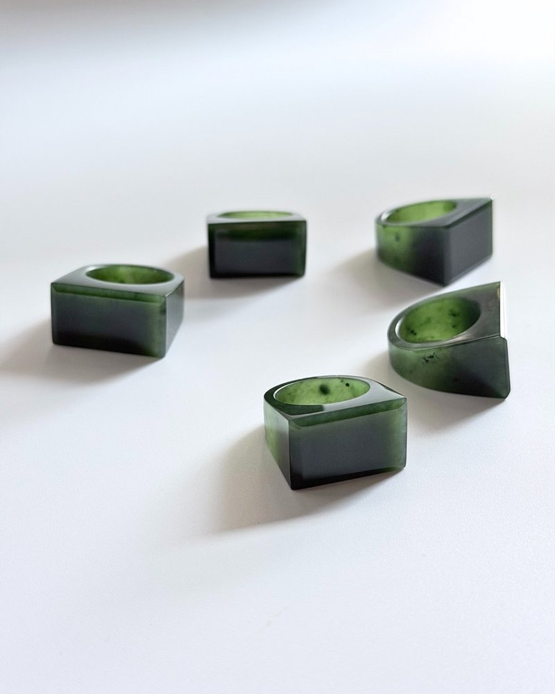 天然和田玉碧玉马鞍戒指 港码 20~14 斫蕴 #448~452 - 戒指 - 玉石 绿色