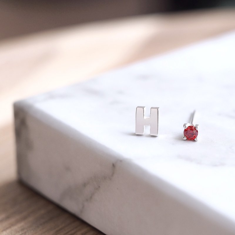 H ) 選べる 誕生石 & イニシャル ピアス シルバー925 - 耳环/耳夹 - 其他金属 多色