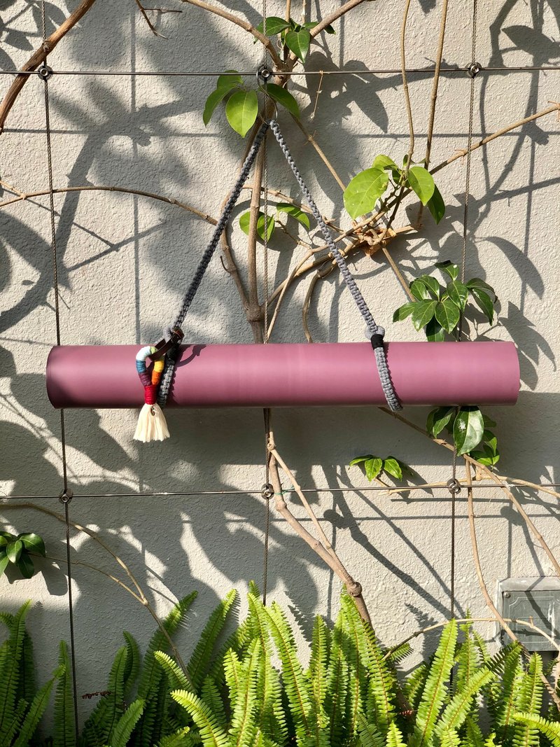 定制化礼物【Just Carry On】瑜珈垫背带 自订颜色及可加购挂牌 - 运动配件 - 棉．麻 多色