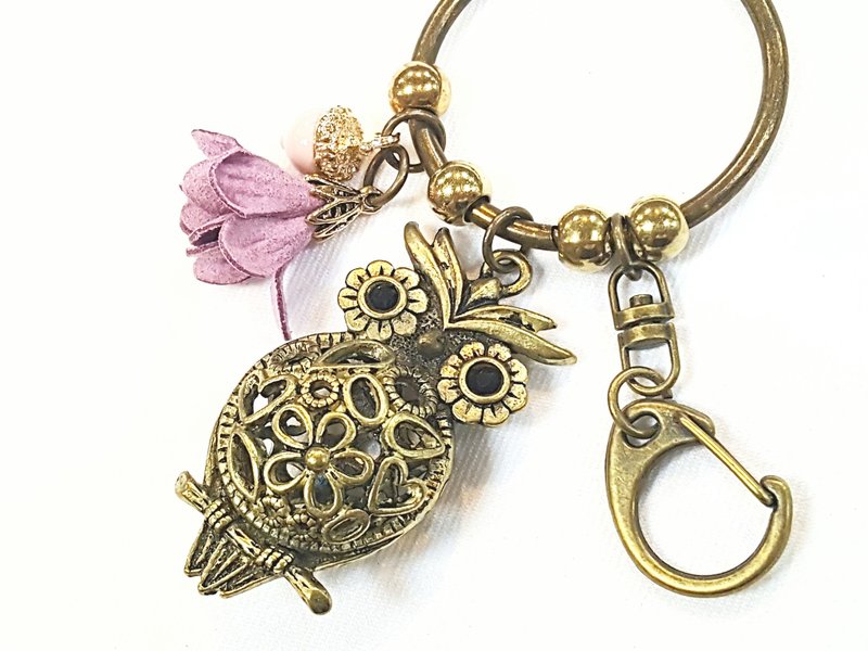 Paris*Le Bonheun。梦幻森林系列镂空猫头鹰钥匙圈。橡果花朵 - 钥匙链/钥匙包 - 其他金属 粉红色