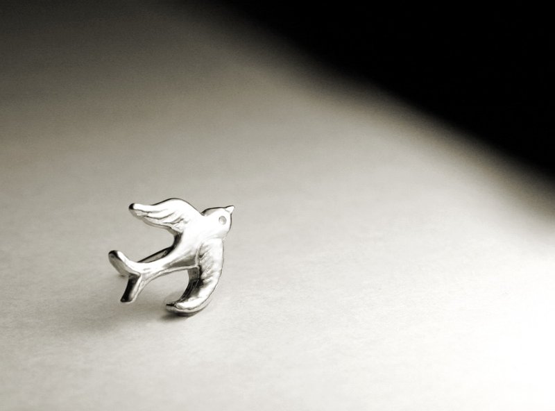 燕子造型纯银耳环(单支/一对) - 耳环/耳夹 - 其他金属 银色