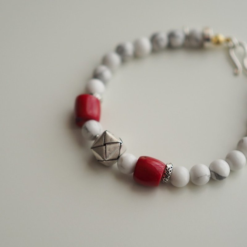 Bracelet手链: The Olinda East Bracelet - BU017 - 红珊瑚，白松石，大理石纹，925，纯银，泰国手工银，手工编织银，纯银绳结，限量手工，礼物，中性，男生，情侣 - 手链/手环 - 宝石 白色
