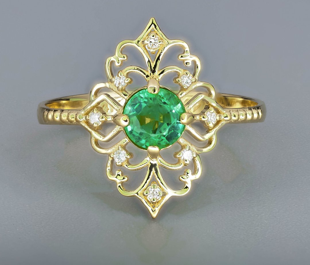 14 kt gold ring with emerald and diamonds are hand made item. - 戒指 - 贵金属 金色