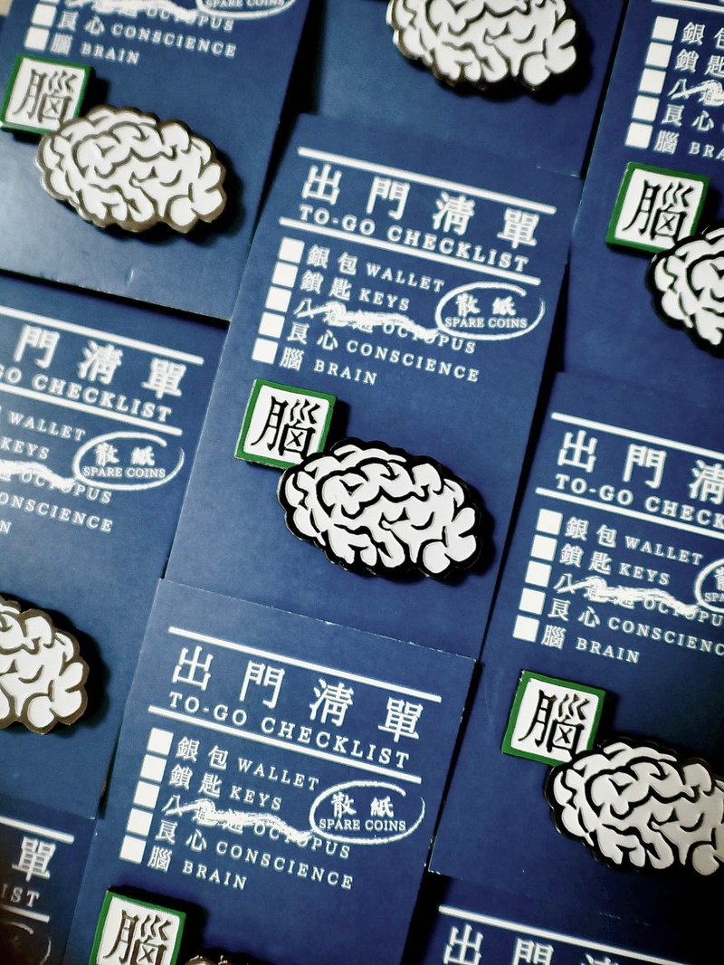 DLS X CBB 携手送你脑母襟章 - 徽章/别针 - 其他金属 白色