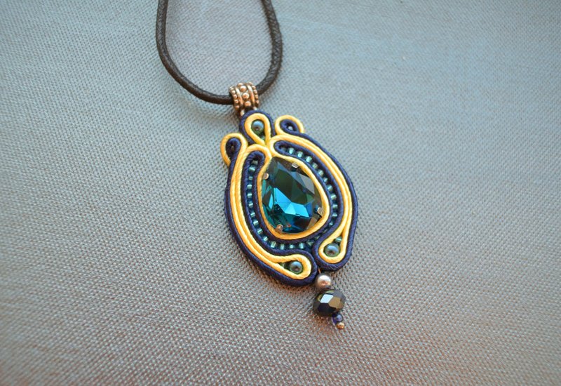 蓝色吊坠 蓝色项链 珠子刺绣项链，Soutache 项链，民族波西米亚风吊坠 - 项链 - 其他材质 蓝色