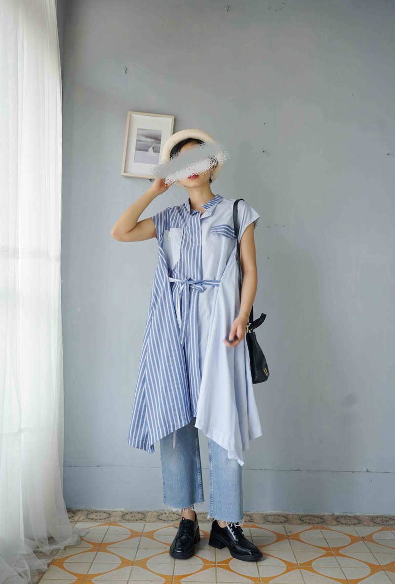 设计手作-中性直纹拼接伞状空气感绑带立领衬衫洋装-灰蓝直纹款 - 洋装/连衣裙 - 棉．麻 蓝色