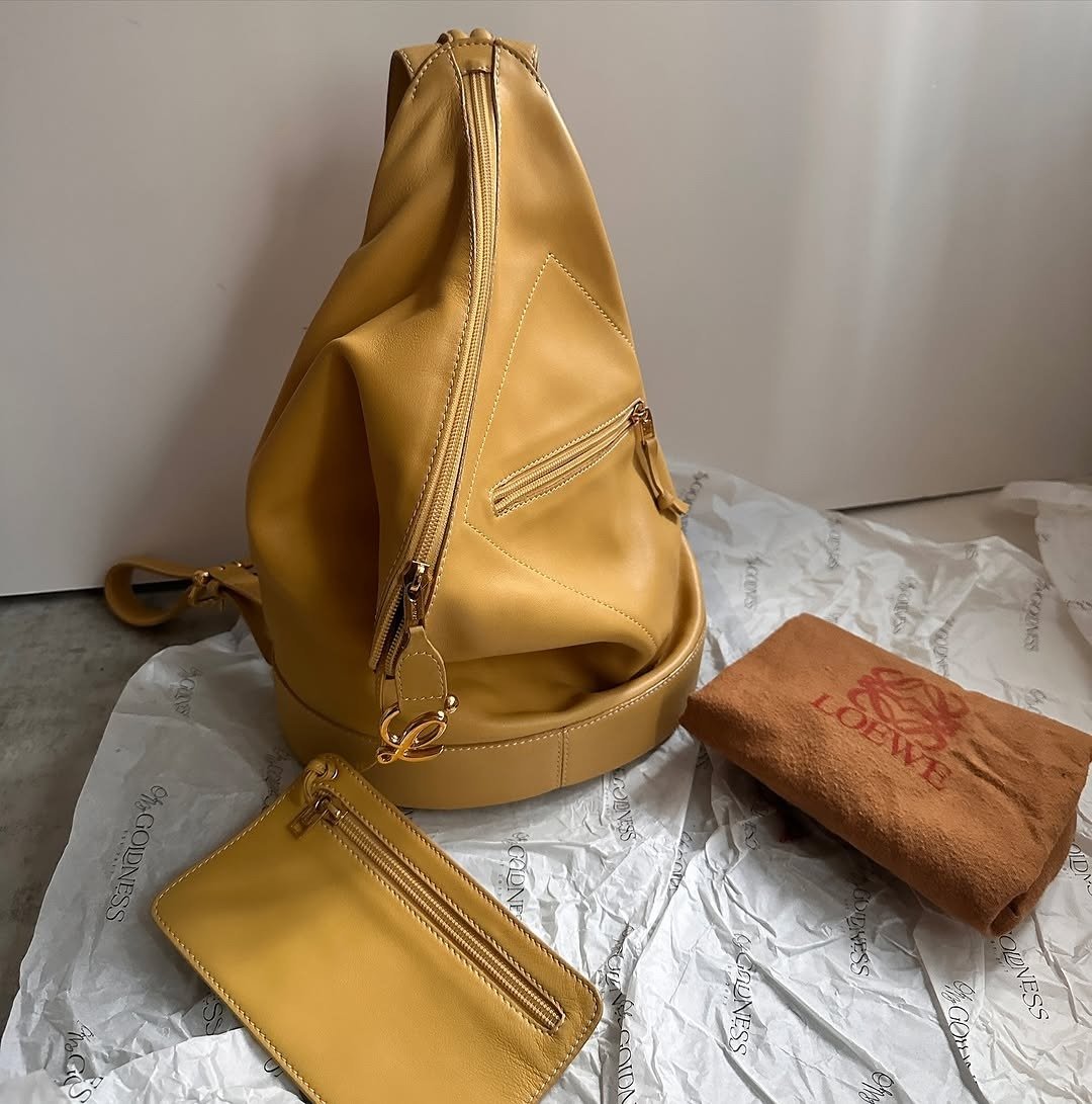 中古包 Loewe罗威小鸡黄背包 - 后背包/双肩包 - 真皮 黄色