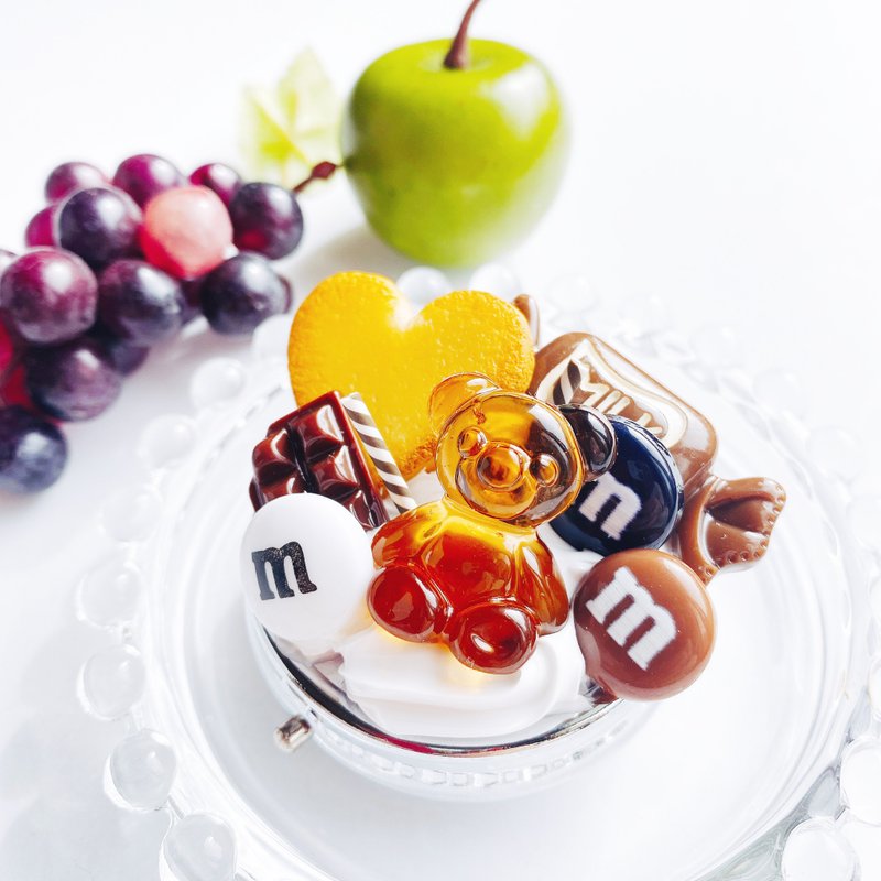 Pill case,case,chocolate,candy,fake sweets,sweetsdeco,kawaii,japan - 收纳用品 - 粘土 金色