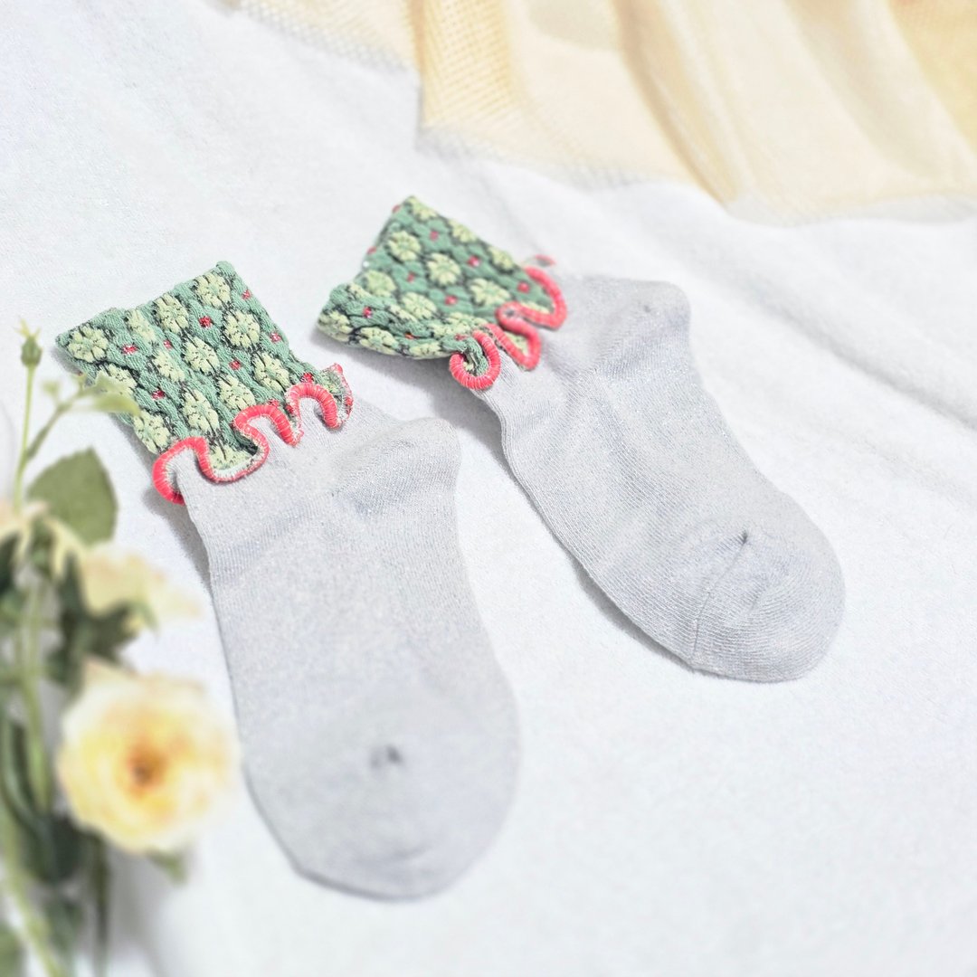 绿色×银色 彩色荷叶边袜子 鲜艳袜子 个性袜 15-18cm 儿童袜 socks - 袜子 - 其他材质 绿色