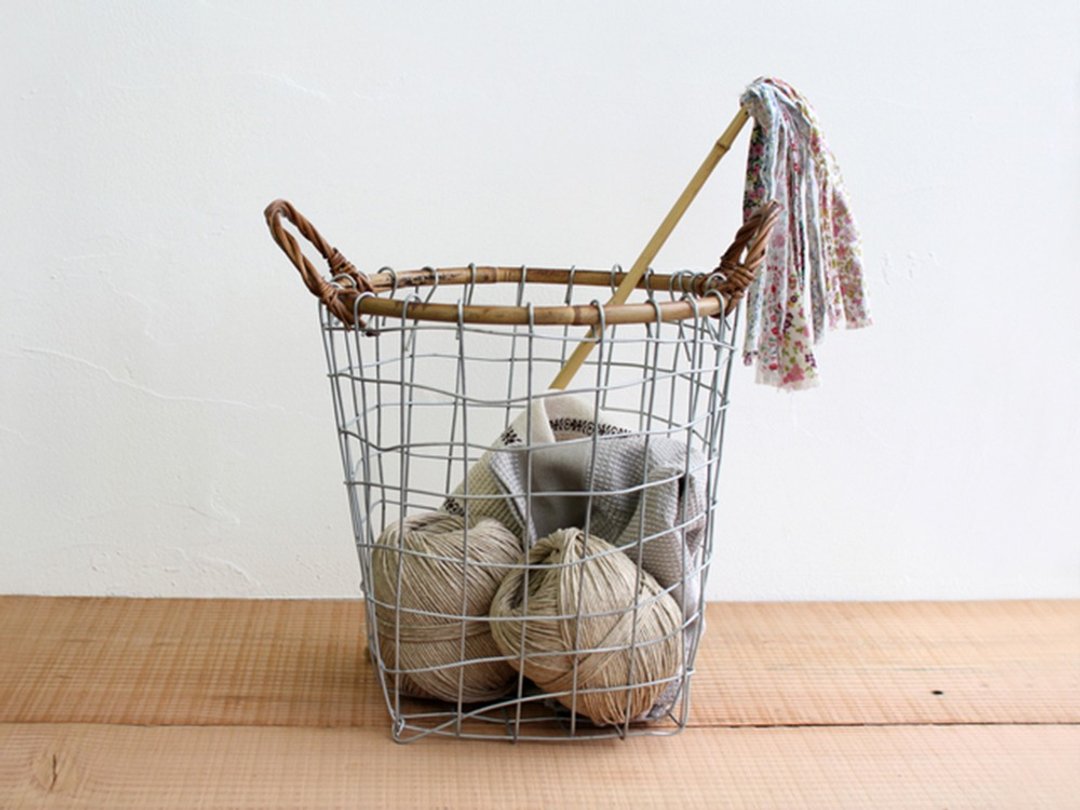 RATTAN TOP WIRE BASKET Small 复古钢织藤提手收纳筐/小 - 置物架/篮子 - 不锈钢 银色