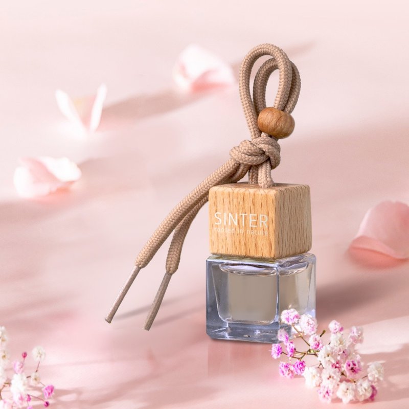 【SINTER 颜玺】车用吊挂式扩香 (东方花香调) - 香薰/精油/线香 - 玻璃 卡其色