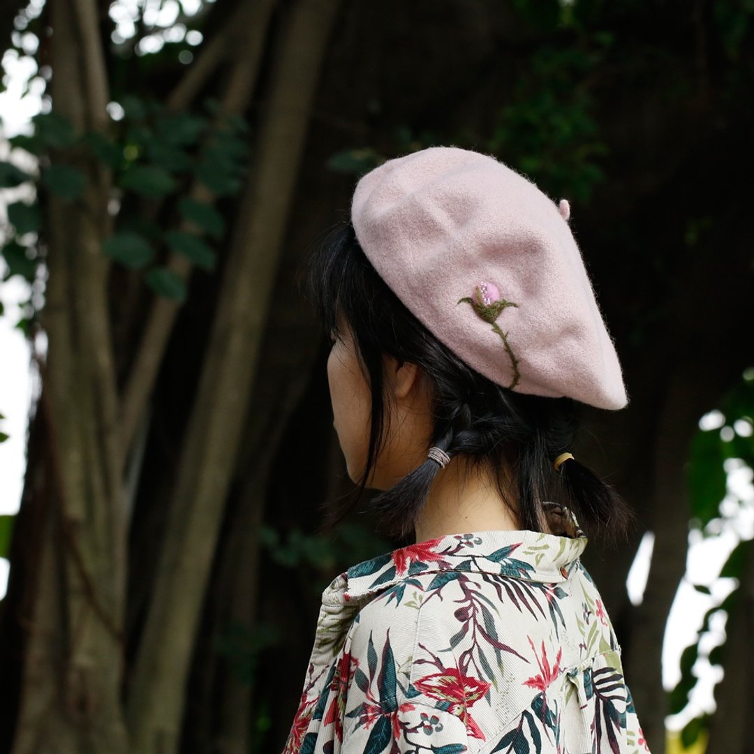 轲人造物羊毛毡贝雷帽女帽子羊毛帽手工珠绣画家帽简约优雅森系 - 帽子 - 羊毛 