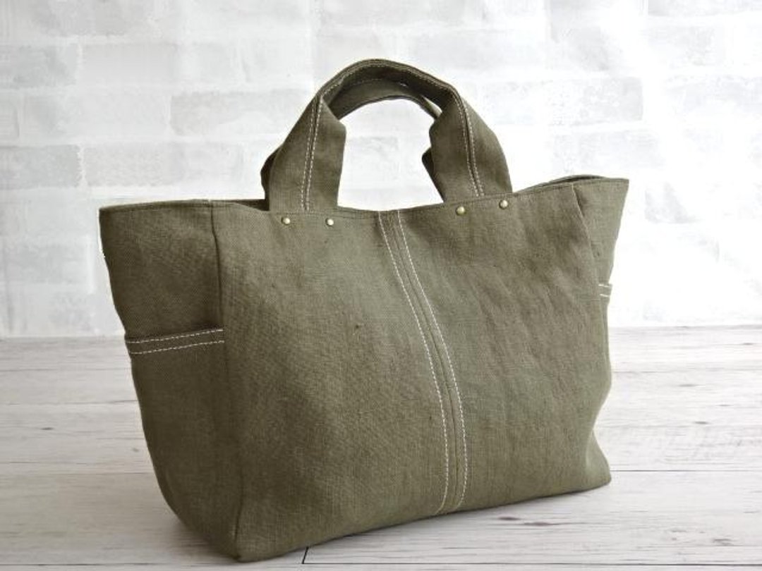 Linen canvas simple A4 tote bag khaki larger - 手提包/手提袋 - 棉．麻 