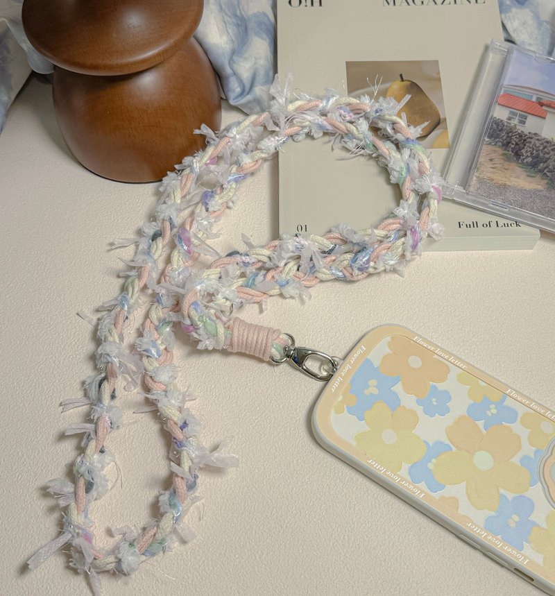 MUMU 法式浪漫手混线编织手机挂绳 附赠一片手机透明垫片 - 挂绳/吊绳 - 棉．麻 