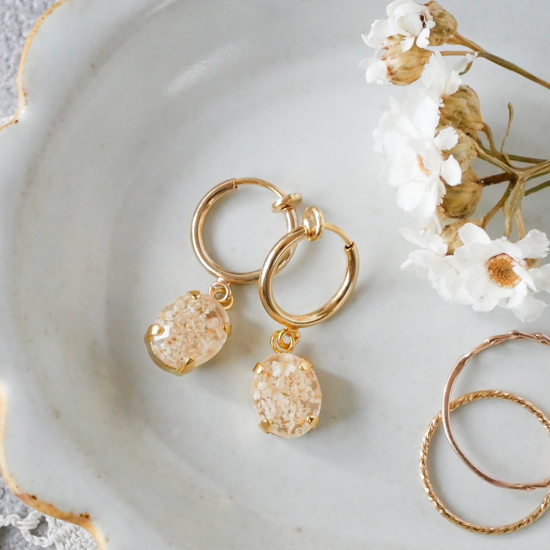 Dried Flower/Lace Flower/Hoop Clip-On - 耳环/耳夹 - 树脂 白色