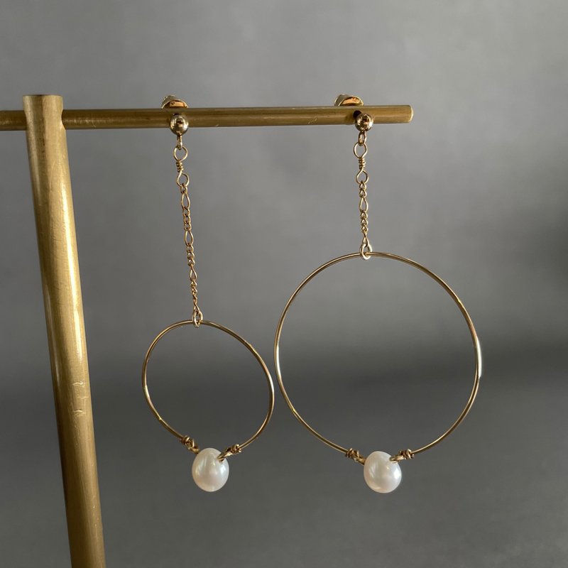 圆满 不对称珍珠耳环 14K Gold-Filled - 耳环/耳夹 - 珍珠 白色