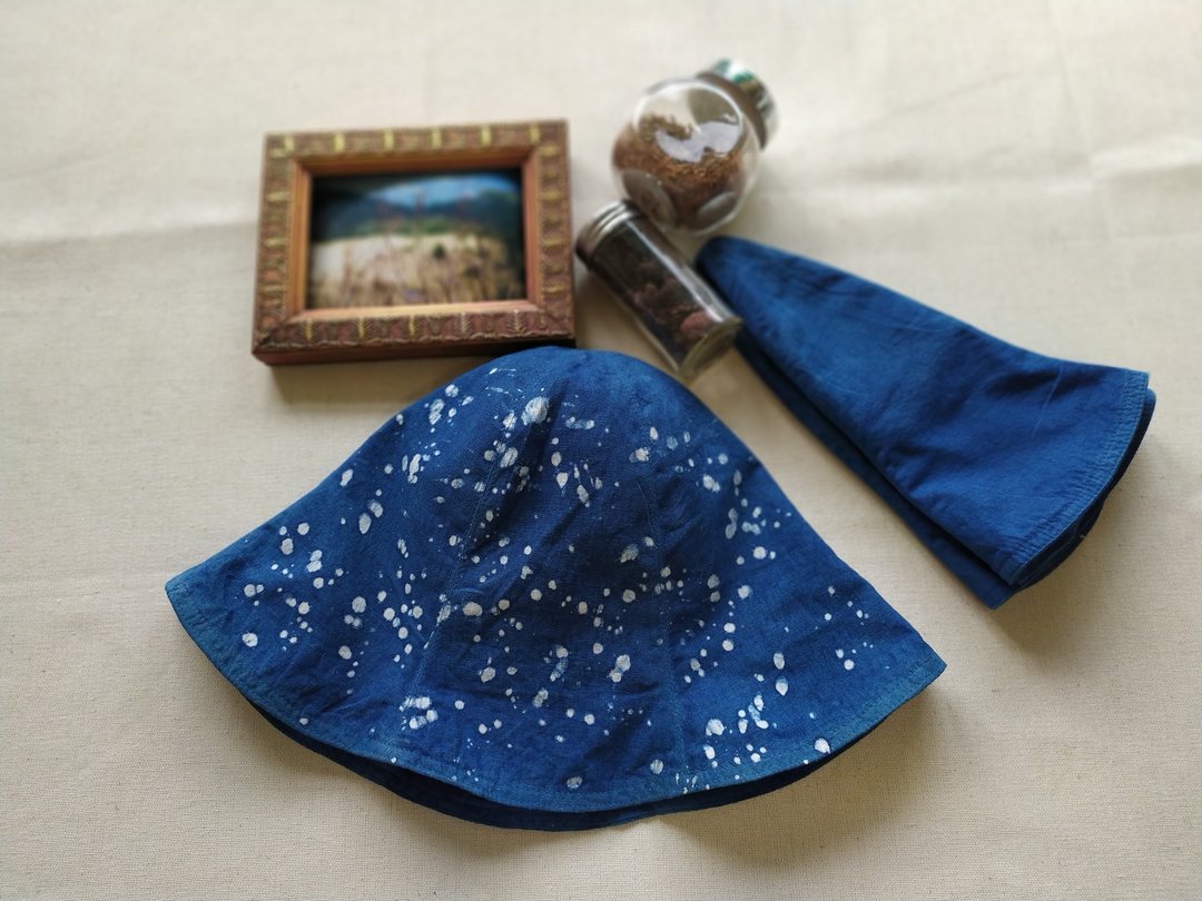 自在染isvara 夏日天晴双面帽渔夫帽 宇宙系列 仰望星空 - 帽子 - 棉 蓝色