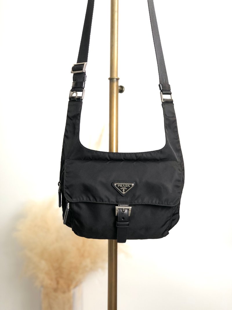 【日本直送，品牌二手包】PRADA普拉达单肩包，黑三角logo，正面扣，尼龙，复古a7mhxs - 侧背包/斜挎包 - 尼龙 黑色