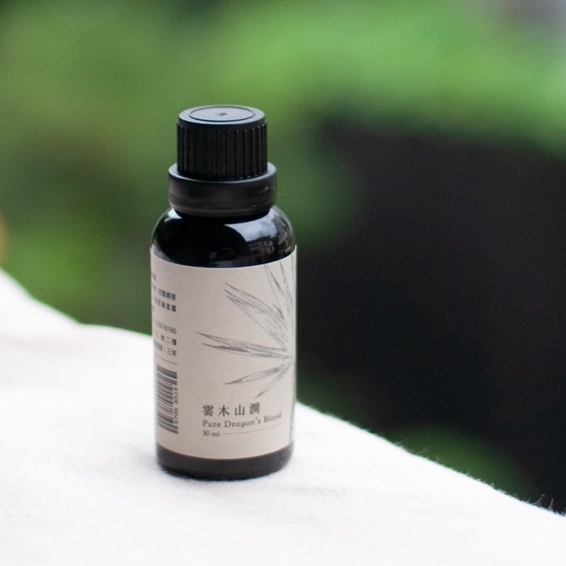 云木山涧_100% 纯天然秘鲁龙血_30ml - 香薰/精油/线香 - 植物．花 卡其色