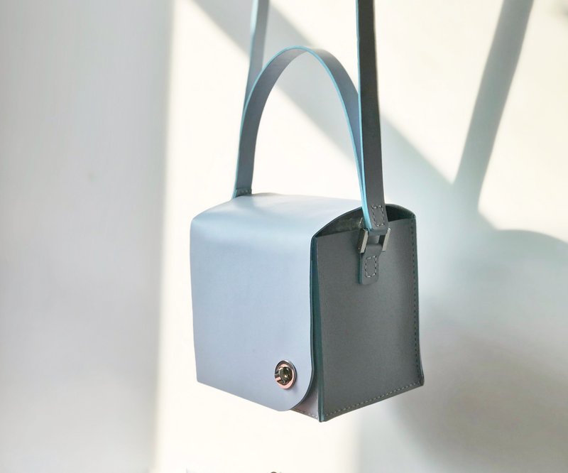 Zemoneni Cube collection 极简风 牛皮 手提 肩背包 - 侧背包/斜挎包 - 真皮 蓝色