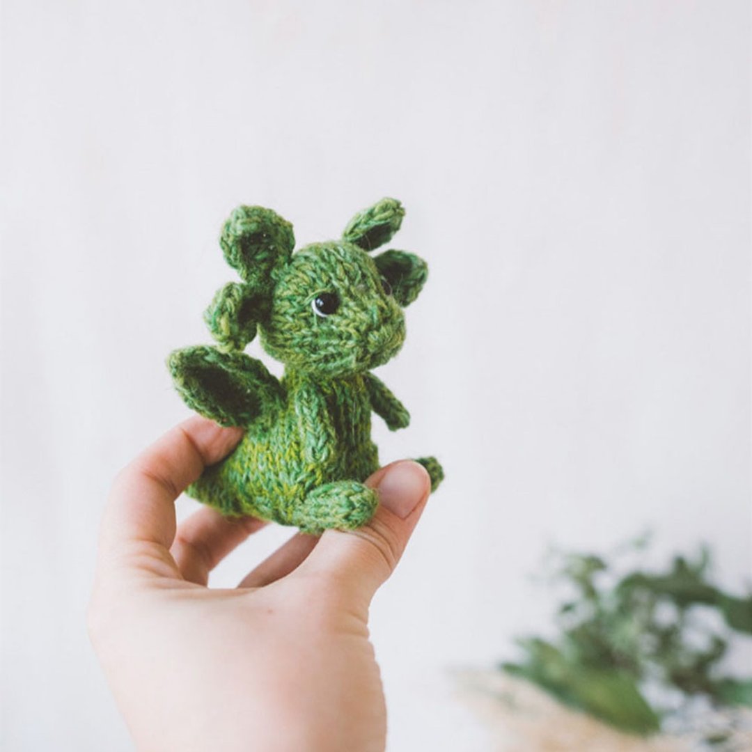 Mini Dragon knitting pattern. Little knitted amigurumi dragon - 手工艺教程/工具书 - 其他材质 