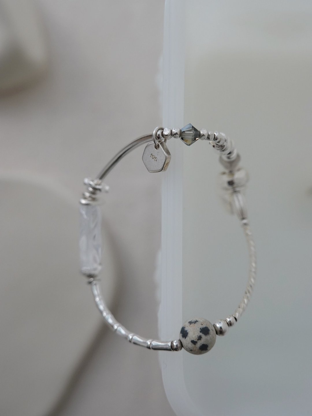 Zhu.handcrafted__Tranquil__纯银/达尔马提亚碧/白水晶 - 手链/手环 - 纯银 