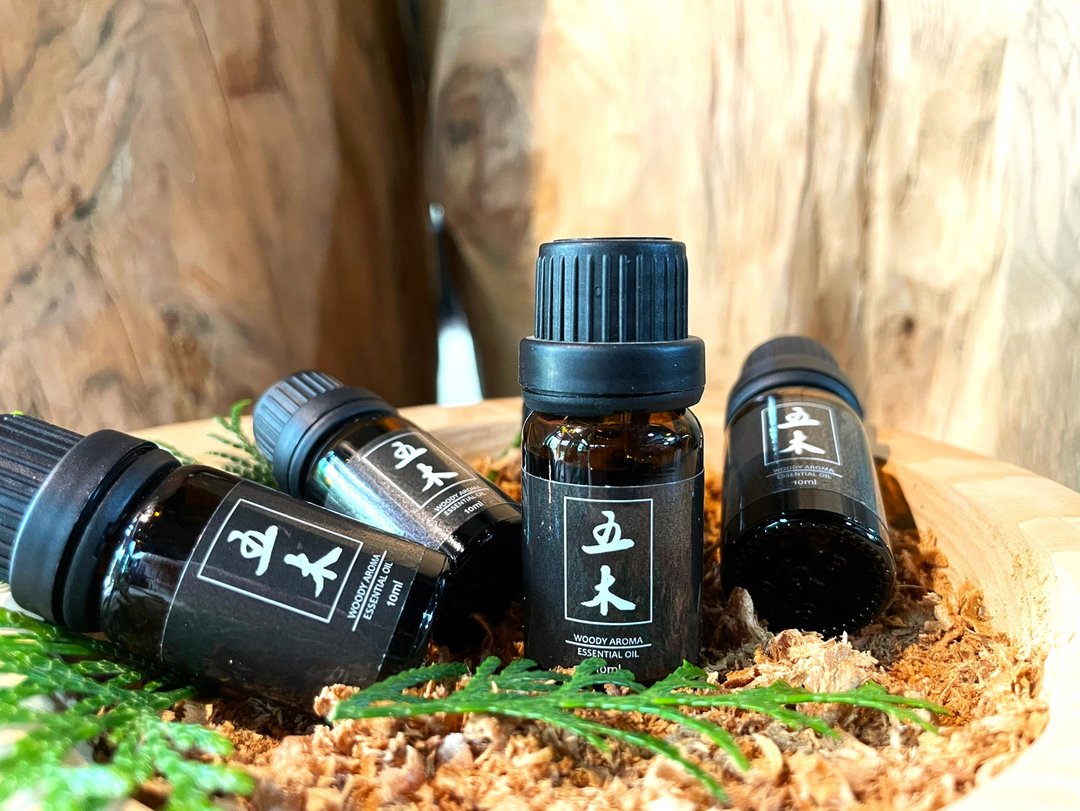 W.M. 五柳园 藏柏精油 滴瓶 10ml/50ml - 香薰/精油/线香 - 精油 白色