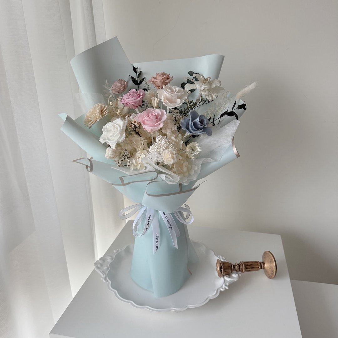 SEE 看见花艺设计|永生玫瑰 |生日| 情人| 蓝色奇缘不凋玫瑰花束 - 干燥花/捧花 - 植物．花 