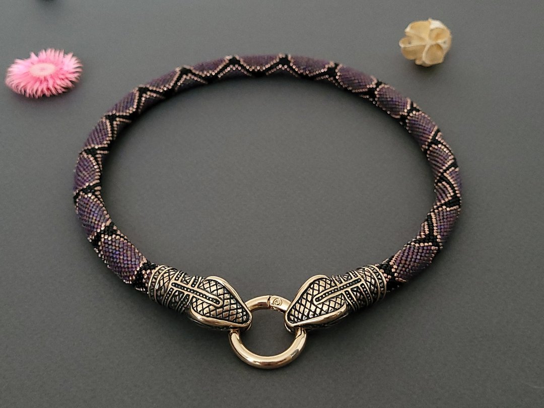 King snake, Beaded snake necklace - 项链 - 玻璃 紫色