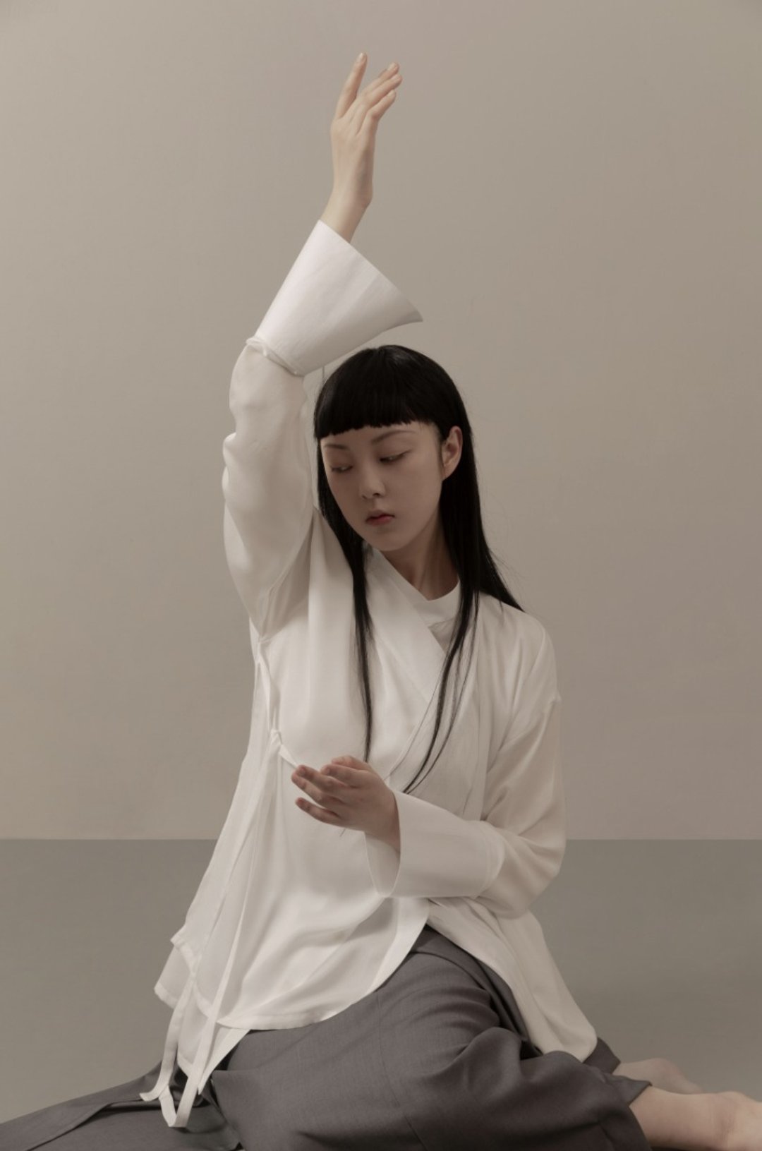 恰到好處的隨性 雙層中式交領 绸缎绑带寬鬆衬衫 - 女装衬衫 - 丝．绢 