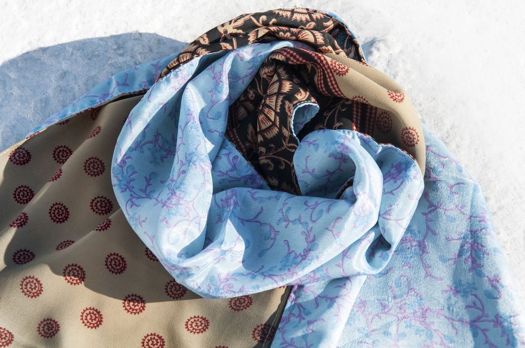 手织围巾 编织围巾 拼接围巾 顶级丝绸 花朵藤蔓丝绸丝巾/滑面丝绸丝巾/法式浪漫丝绸围巾/双面围巾 圣诞礼-复古法国花朵 - 丝巾 - 丝．绢 多色
