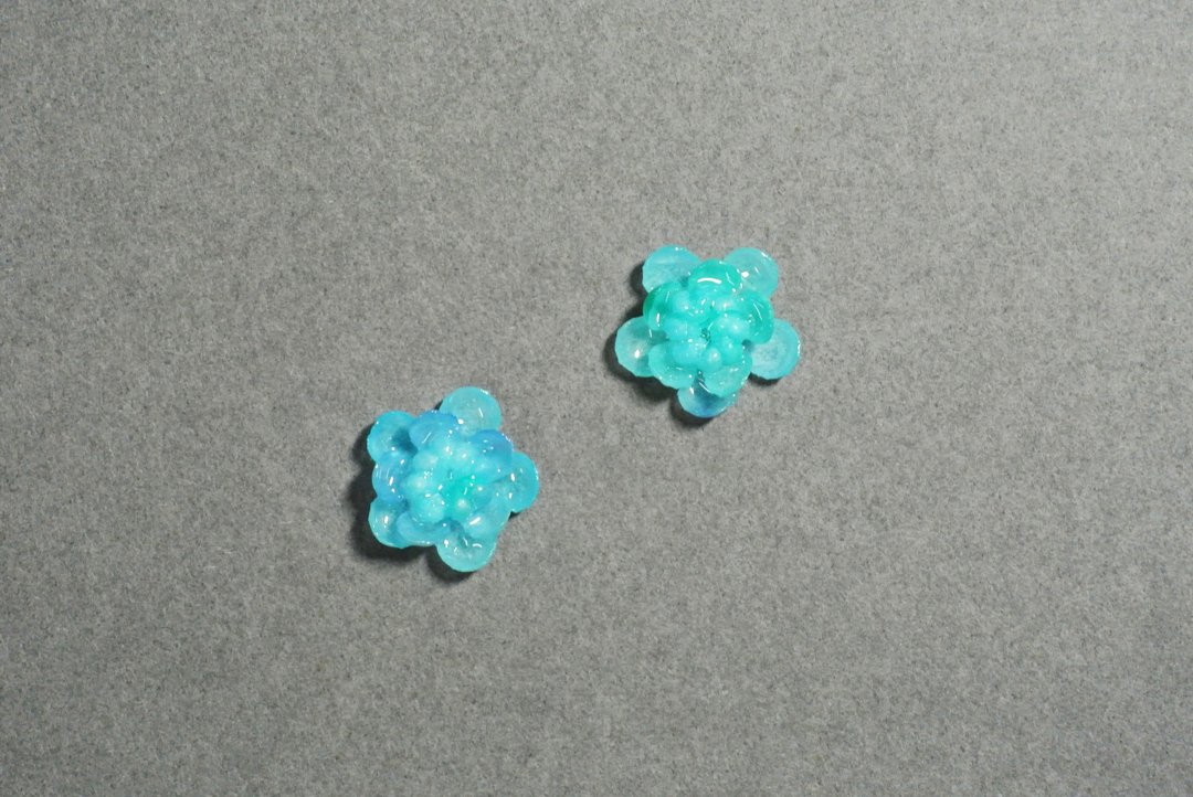湖水绿小茶花 耳环 - 耳环/耳夹 - 纸 绿色
