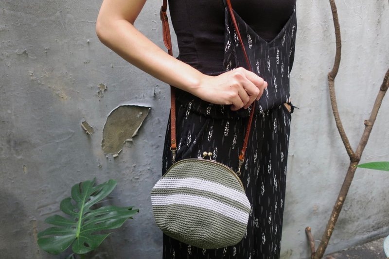 大口金侧背包/复古青铜/口金包/侧背包/浅灰条纹x暗绿 - 侧背包/斜挎包 - 棉．麻 绿色