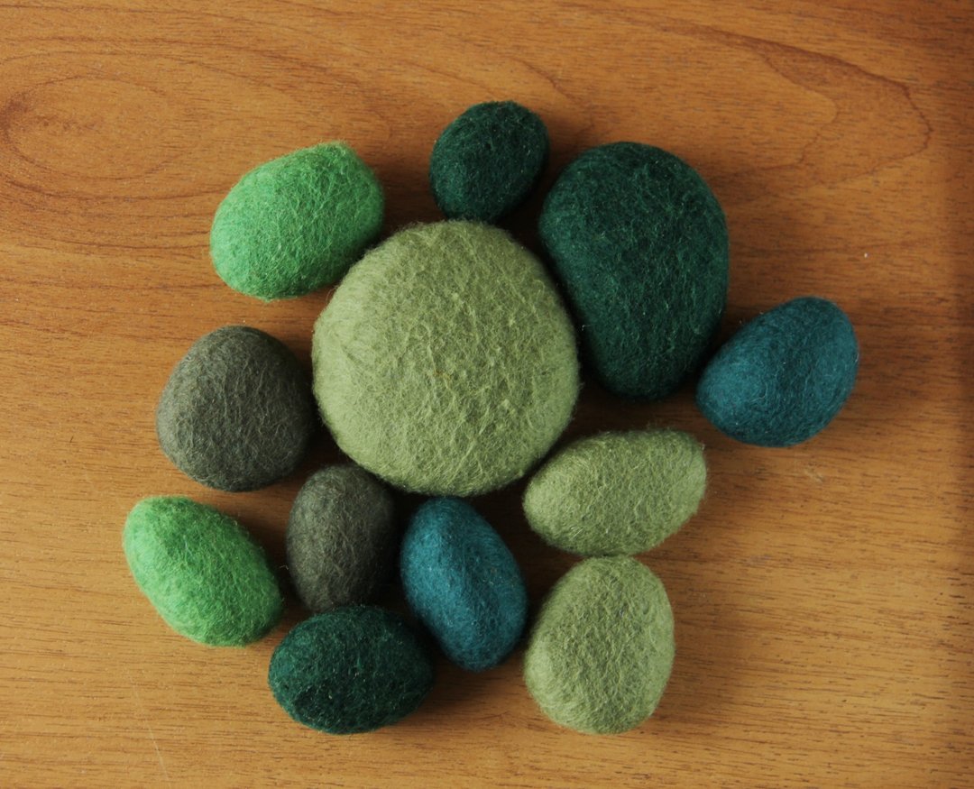 Waldorf toys Felt stones - 玩具/玩偶 - 羊毛 绿色