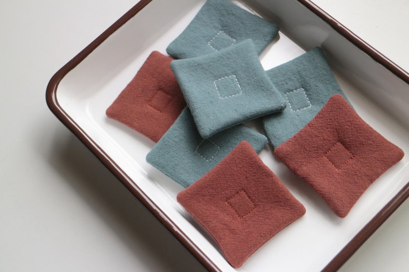 迷你方块杯垫 / 棕 x 湖水绿 - 杯垫 - 棉．麻 多色