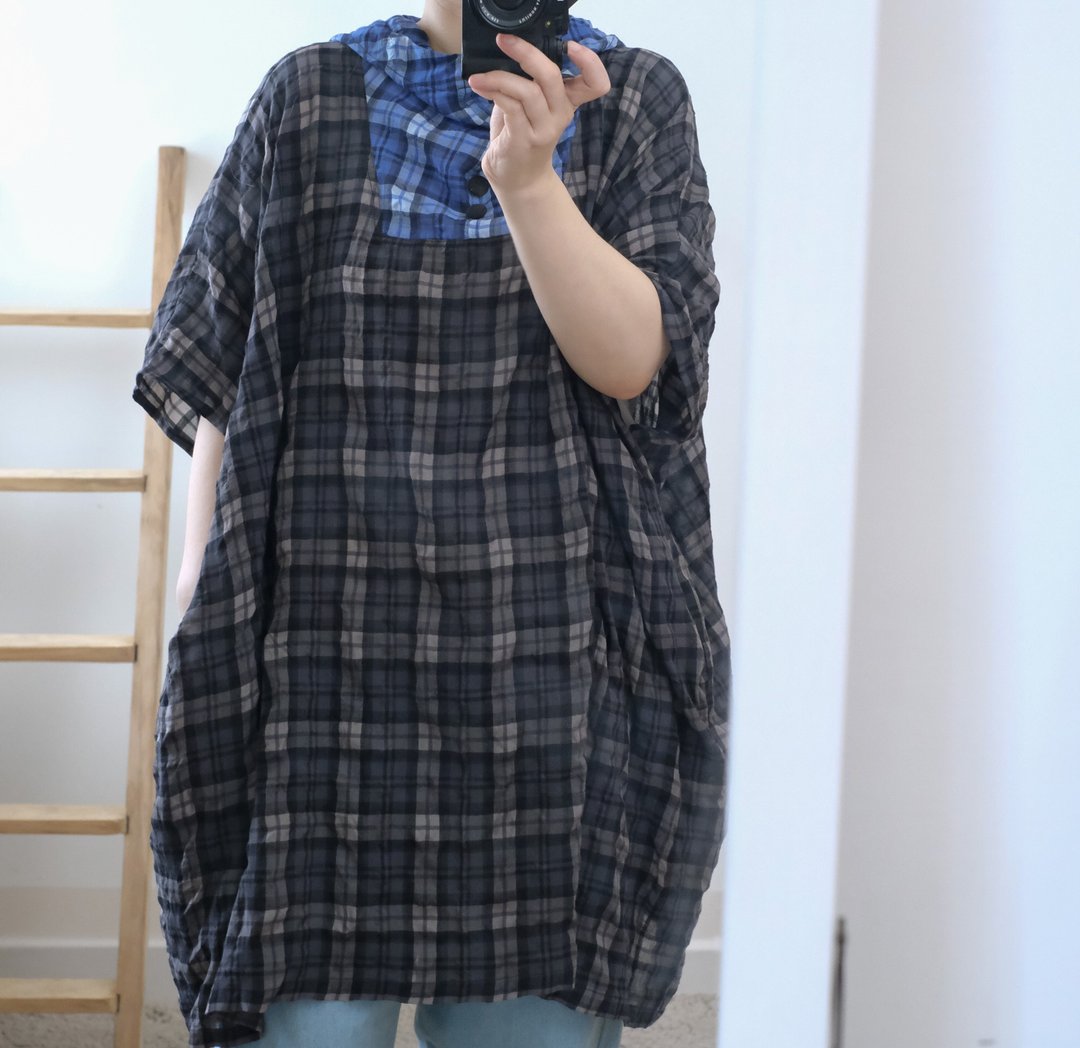 蓝黑双拼格纹超宽版连帽斗篷 - 女装上衣 - 棉 蓝色