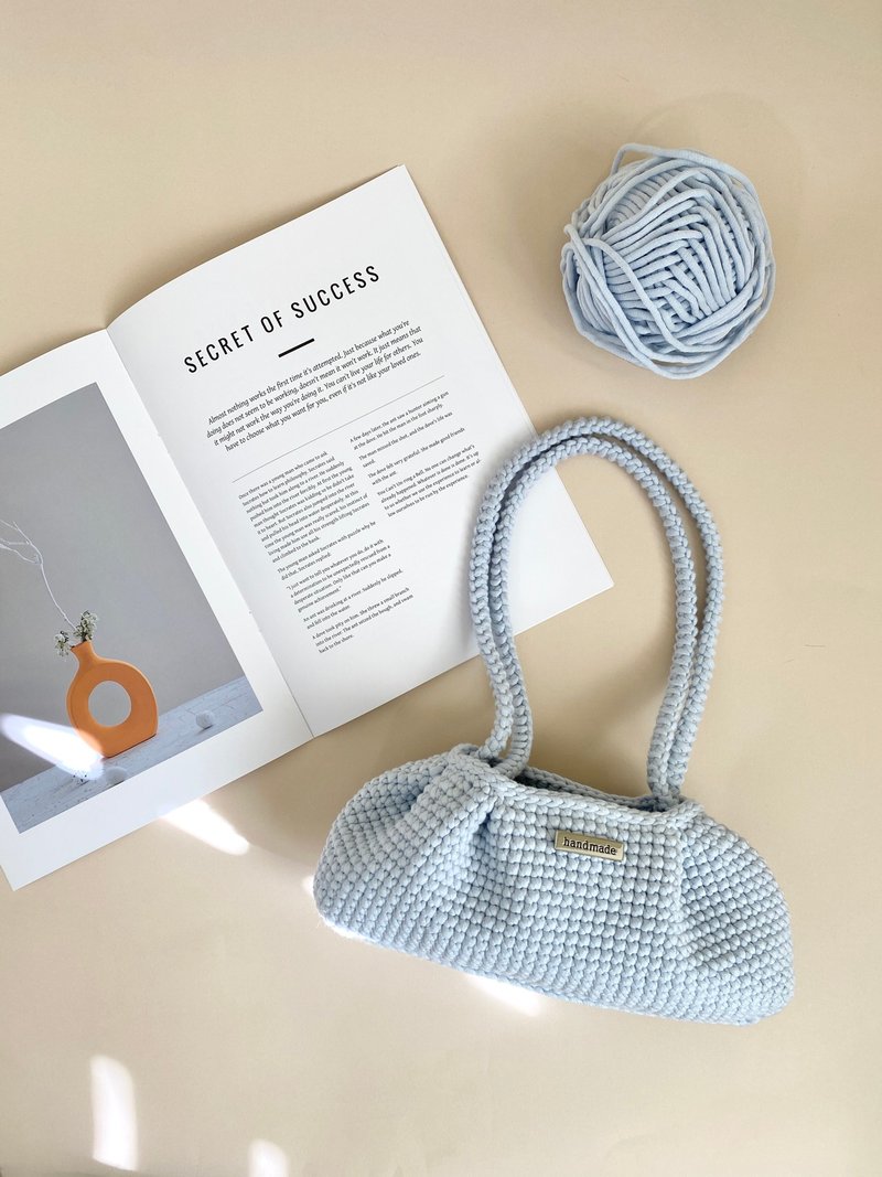 ZHII studio 棉花云朵包 皱折包 手工制作 - 手提包/手提袋 - 棉．麻 白色