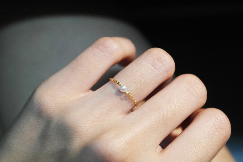 《经典链戒》铜镀Ｋ金 迷你白珍珠 戒链 链戒 - 戒指 - 宝石 