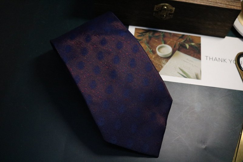 紫色真絲暗紋波點領帶窄版時尚necktie - 领带/领带夹 - 丝．绢 紫色