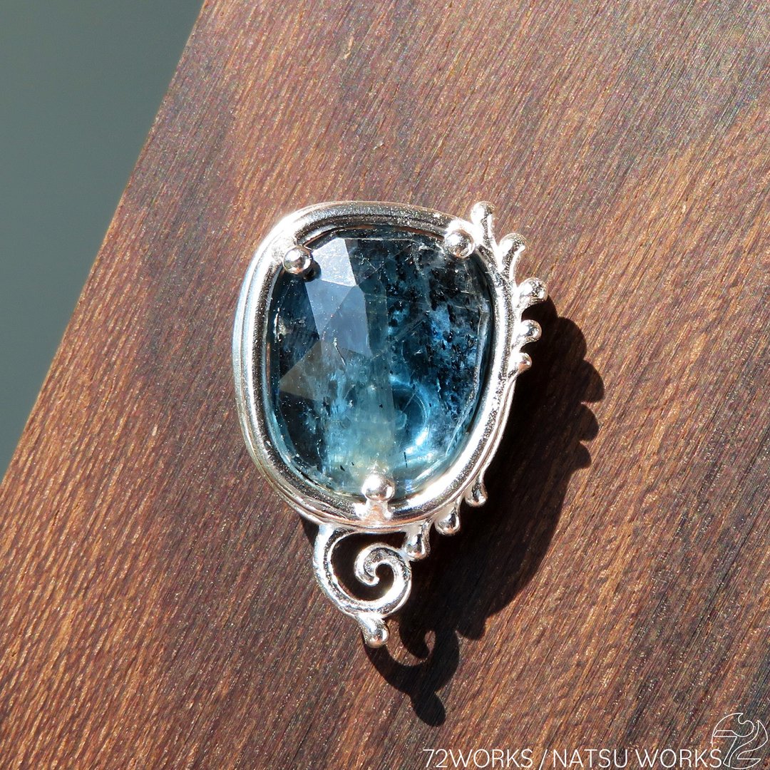 Moss Kyanite Brooch - 胸针 - 宝石 蓝色