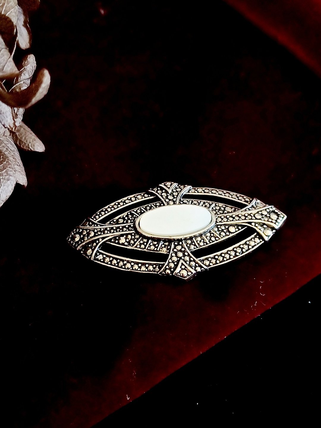 vintage jewelry  AVON 珠贝装饰风格 别针 胸针 - 胸针 - 其他金属 